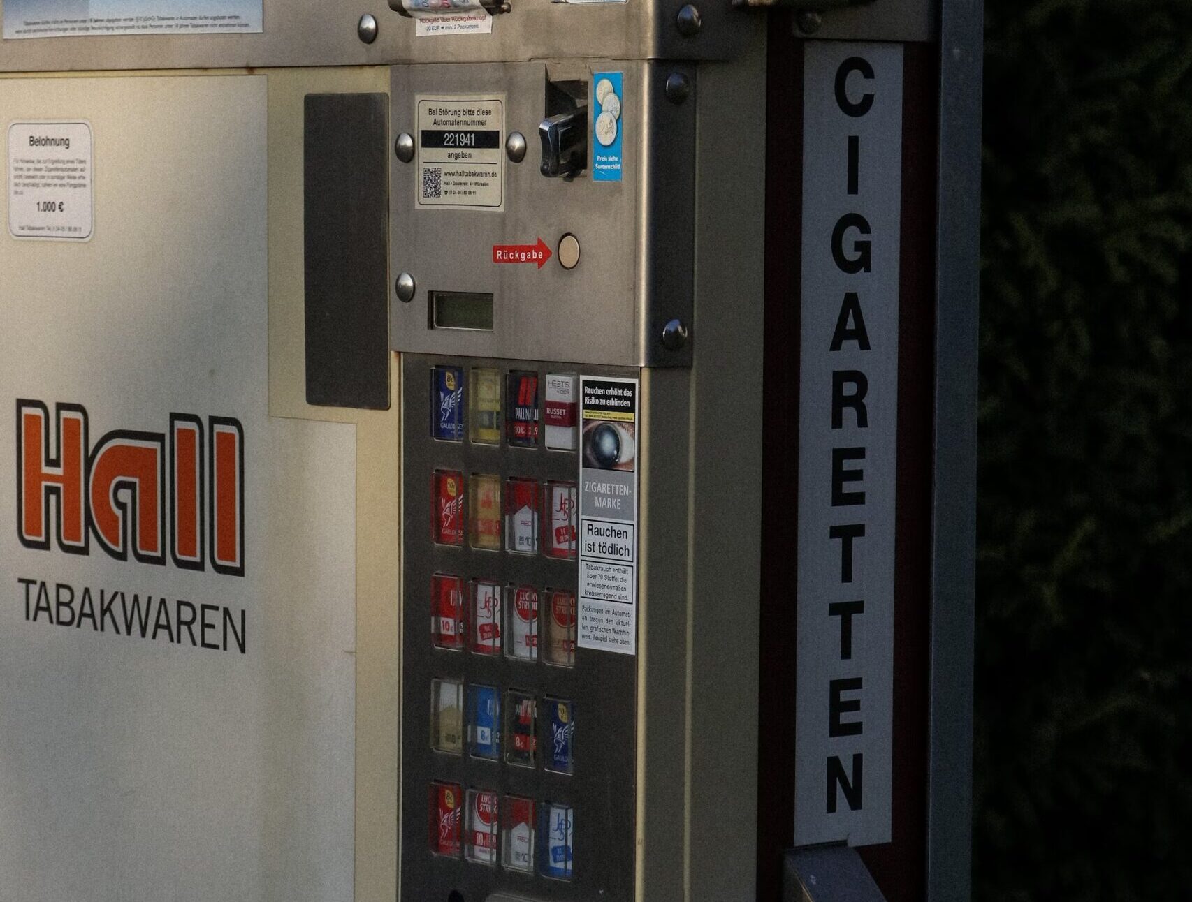 Cigarety lze nabízet i&nbsp;v&nbsp;automatu: Jaké jsou výhody takových zařízení?