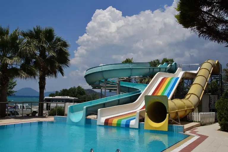 TOP 6 Hotelů s&nbsp;aquaparkem v&nbsp;Polsku: Zábava i&nbsp;relax s&nbsp;dětmi